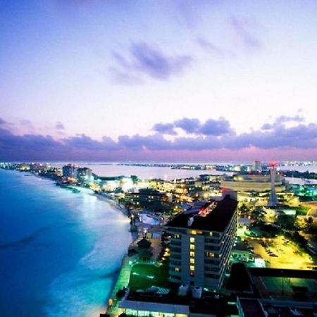 Ferienwohnung Cozy Ocean Front Penthouse At Marlin Beach Cancún Exterior foto