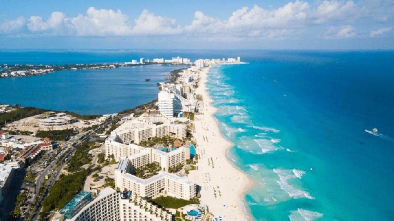 Ferienwohnung Cozy Ocean Front Penthouse At Marlin Beach Cancún Exterior foto